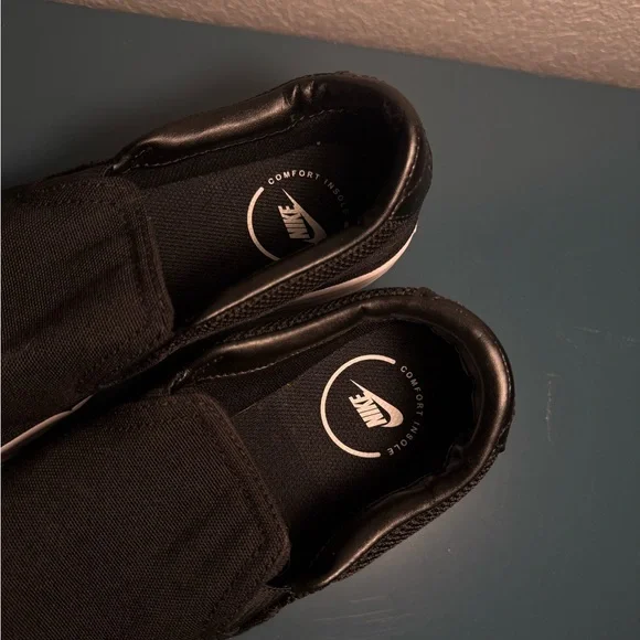 Nike Black Slip-On Sneakers - Picture 3 of 6